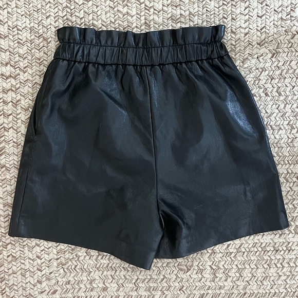 Aritzia Speechless Faux Leather Shorts - Picture 4 of 7
